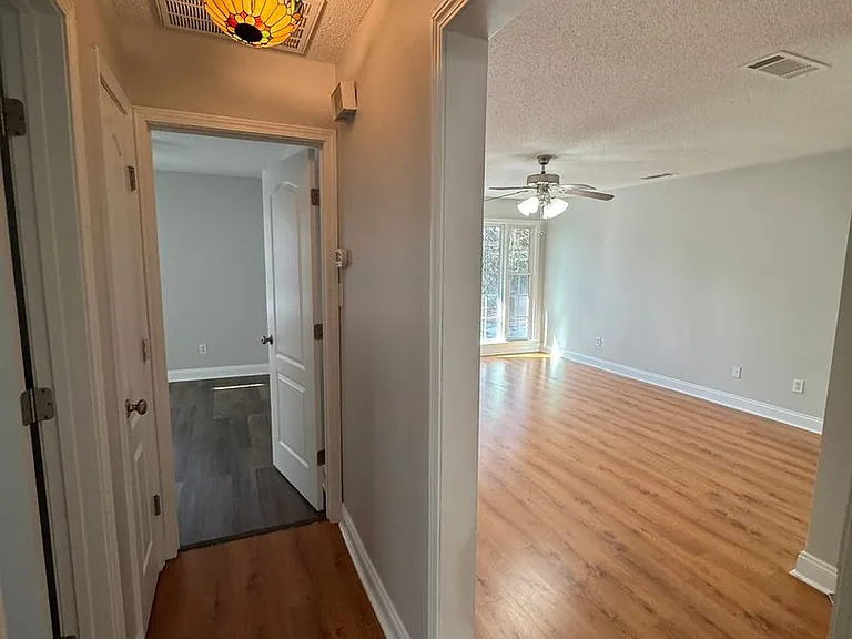 315 Brannen St #B — Photo 8
