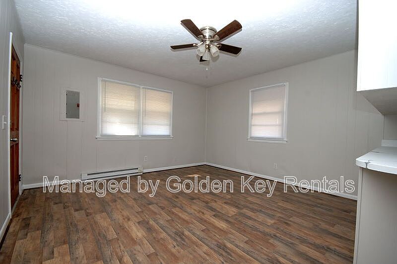 は*ん様 house on the hill L/S Tee (Checker) 115 Spring Hill St, La Grange, NC 28551 | Zillow