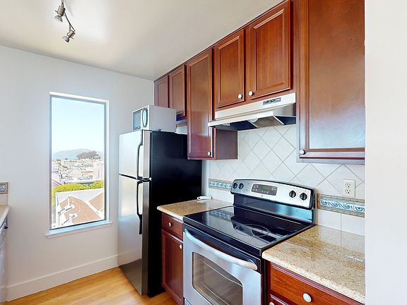 5th image of 2711 Octavia St APT 402