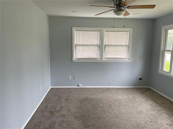 4th image of 4826 Stephen Girard Ave