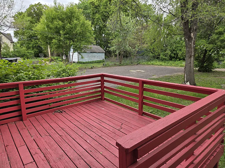 1002 Concordia Ave — Photo 3