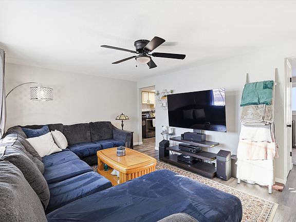 4th image of 950 Clover St