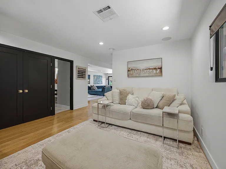 16453 Lassen St — Photo 18