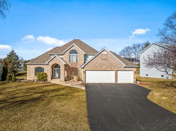 2792 Hedge Cliff Dr, Rockford, IL 61114