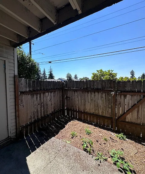 1640 SE 162nd Ave — Photo 16