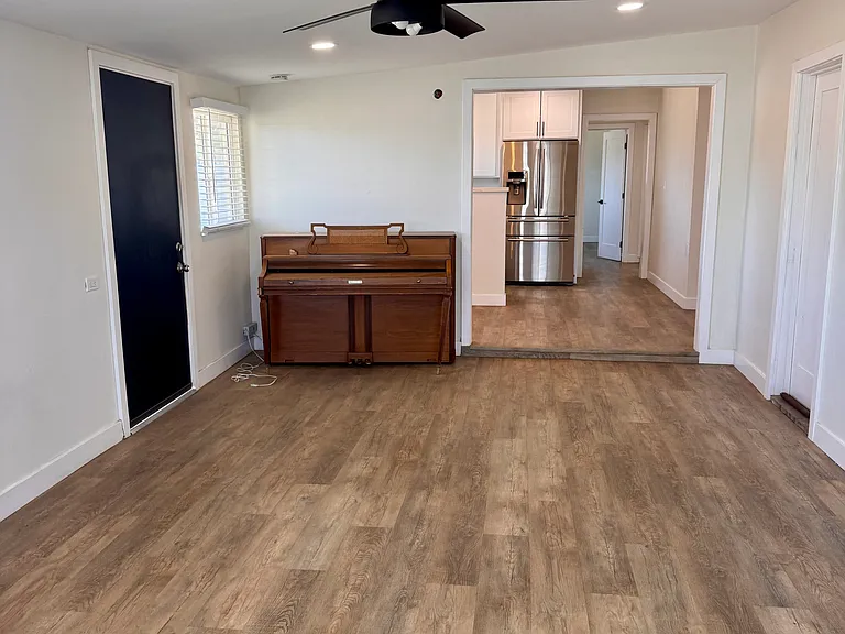 7433 Sage Ave — Photo 8