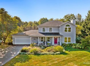 37W645 Heritage Dr, Batavia, IL 60510