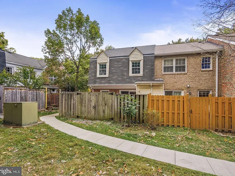 812 Azalea Dr #16 — Photo 23