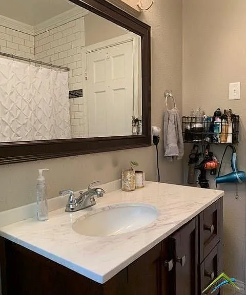 703 E Barbara St — Photo 13