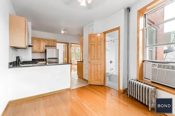 Rented by Bond New York | media 42