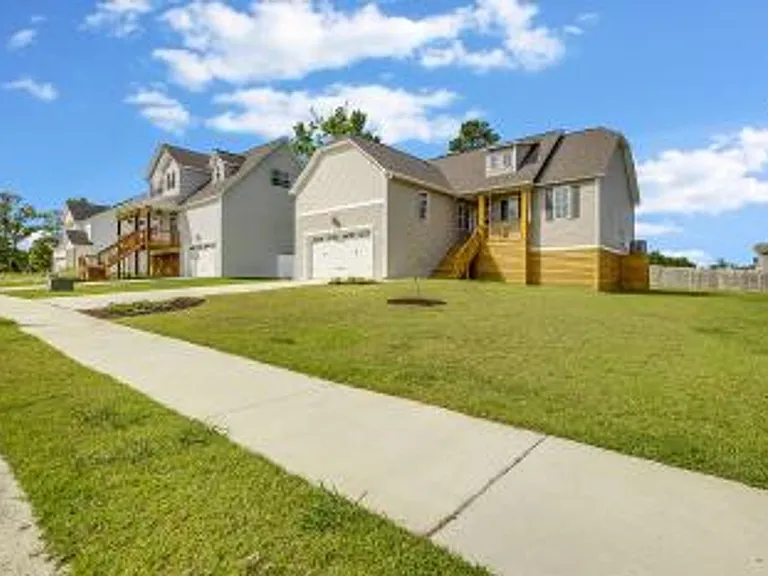 305 Broadleaf Dr — Photo 4