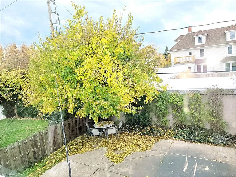 Malvern Ave — Photo 21