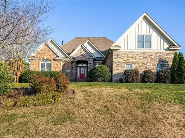 1416 Cypress Creek Pkwy, Smithfield, VA 23430