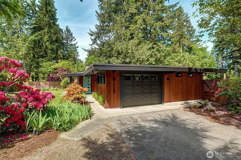 2nd image of 17050 NE 95th Street