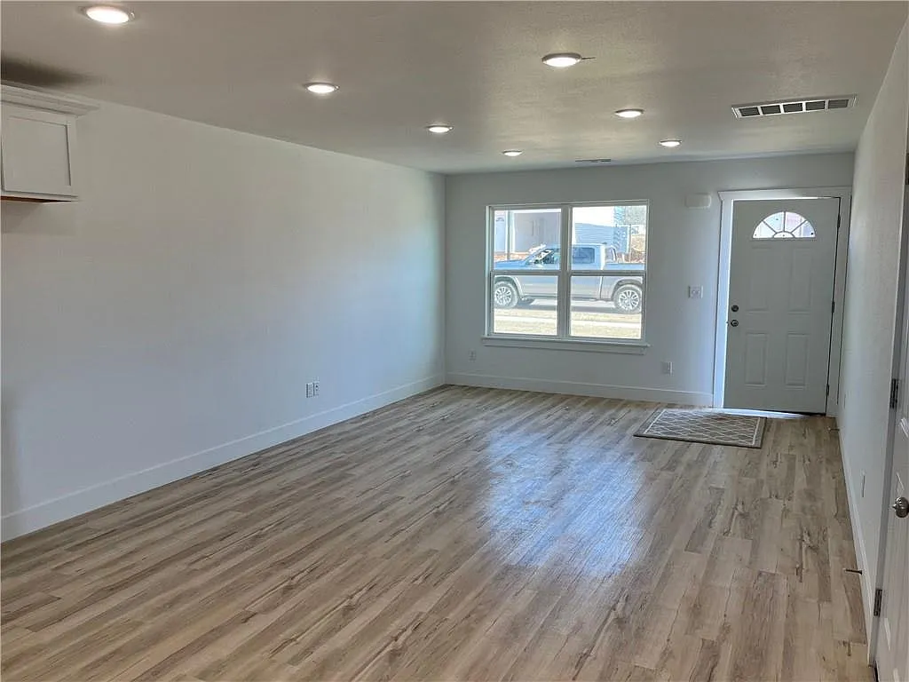 1212 Nedra Drive, Unit B — Photo 4