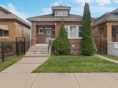 8225 S Manistee Ave, Chicago, IL, 60617