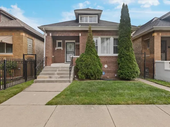 8225 S Manistee Ave, Chicago, IL 60617
