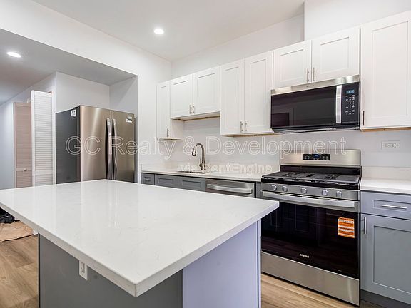 5th image of 3744 N Wilton Ave #1N