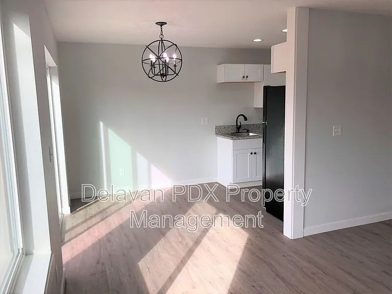 1396 Kimber Ct — Photo 8