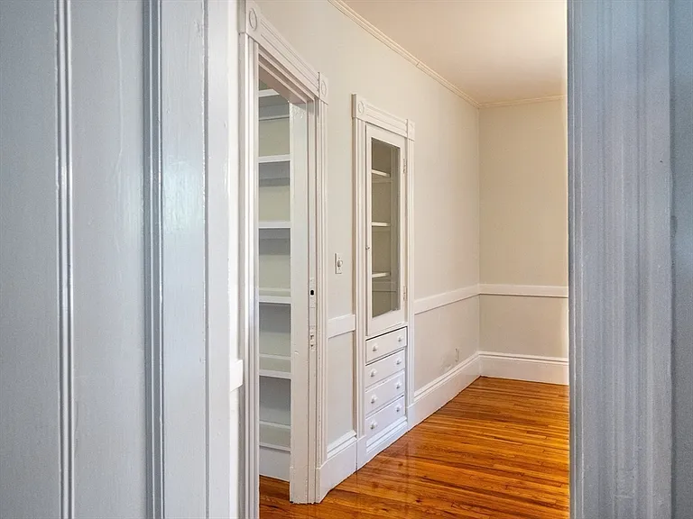 12 Adella Pl — Photo 15