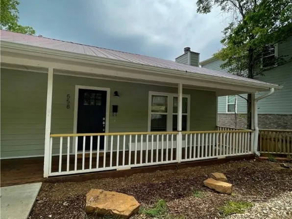 558-560 N Highland Ave, Fayetteville, AR 72701