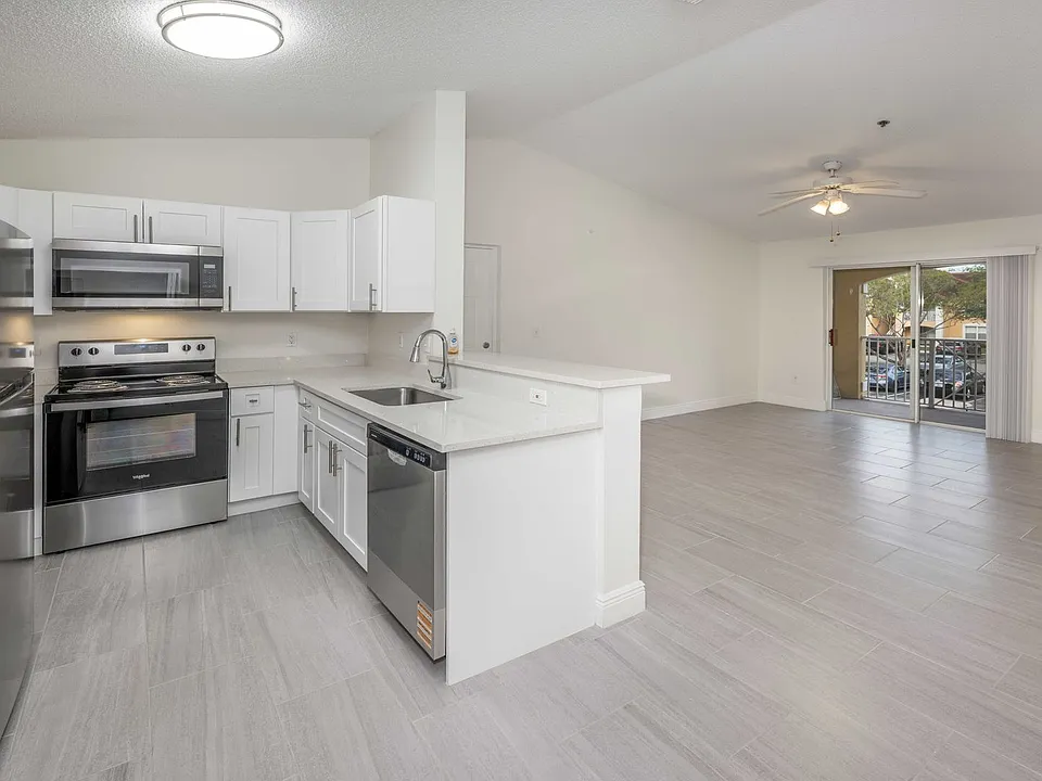 5500 NW 61st St