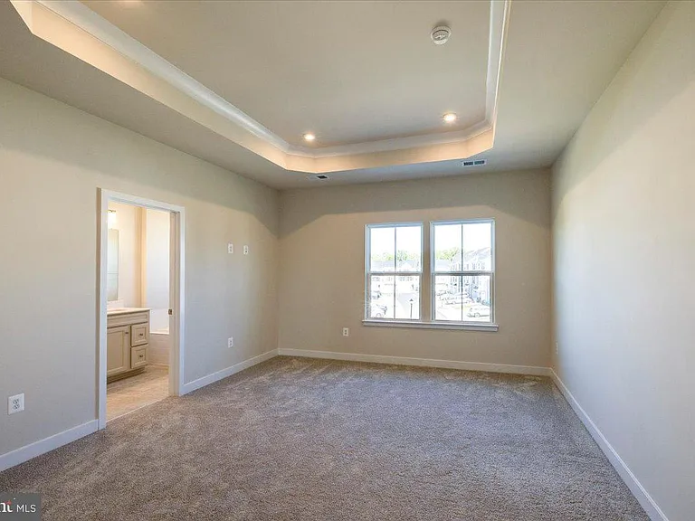 9390 Tanfield Dr — Photo 39