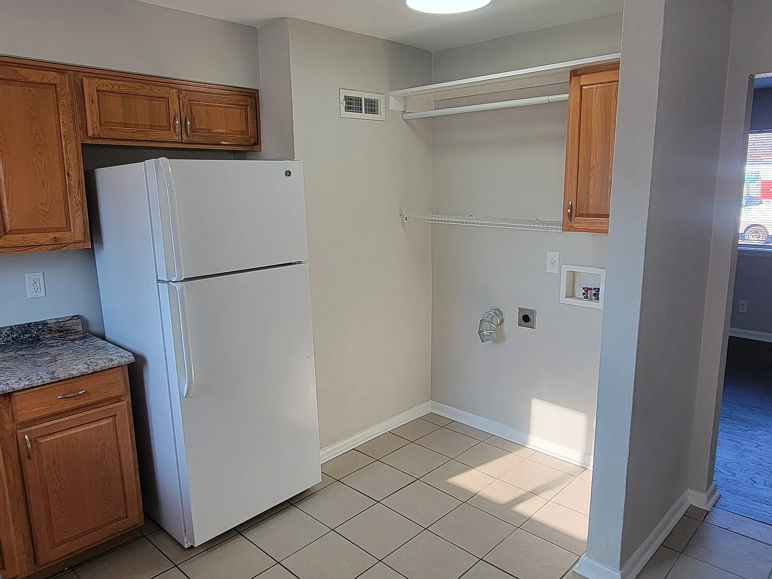 2 bed, 850 sqft, $975 — Photo 3
