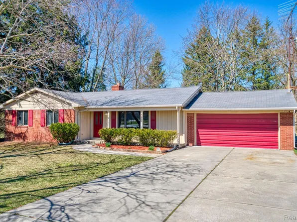 7326 Reid Rd, Swartz Creek, MI 48473