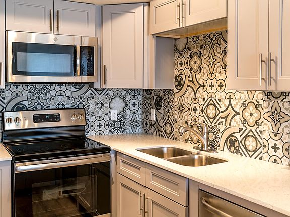5th image of 2817 NE 32nd St APT 217