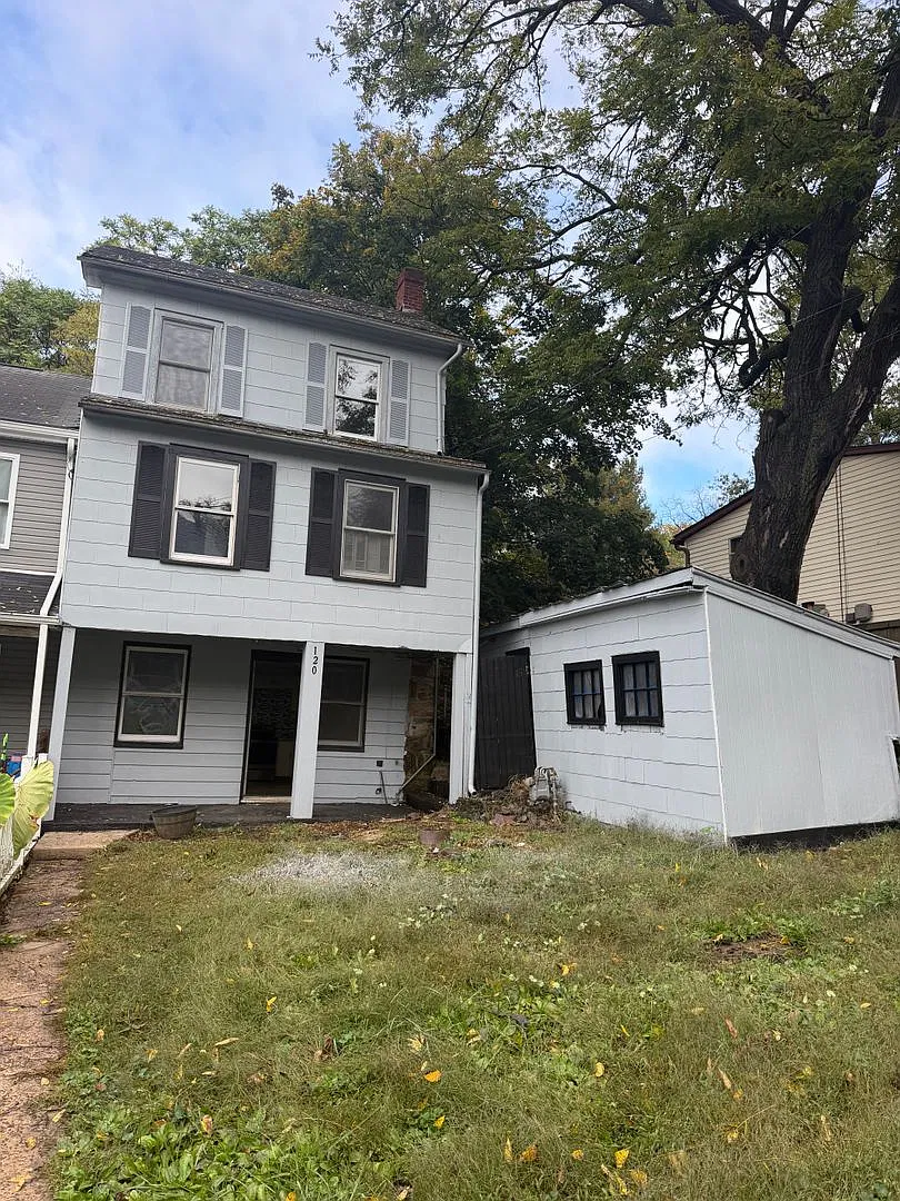 2 Bedrrom 1 Bath in Glen Rock, PA — Photo 1