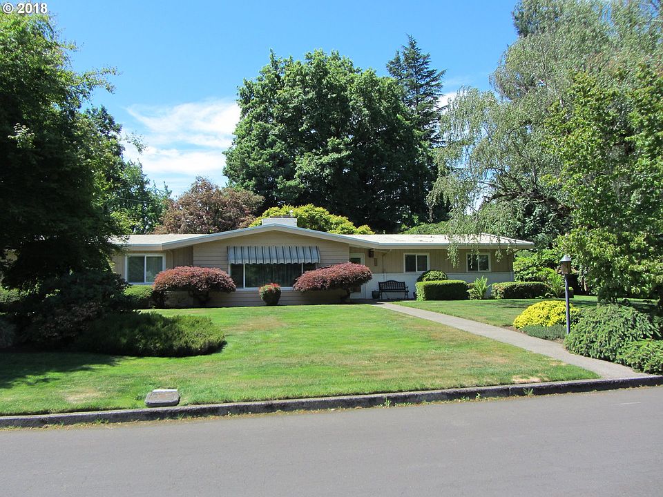 1st image of 800 Latourell Way