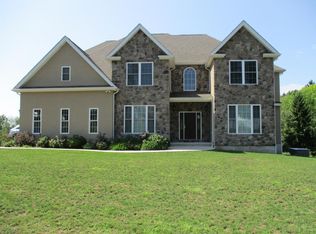 3 Windy Dr, Shavertown, PA 18708