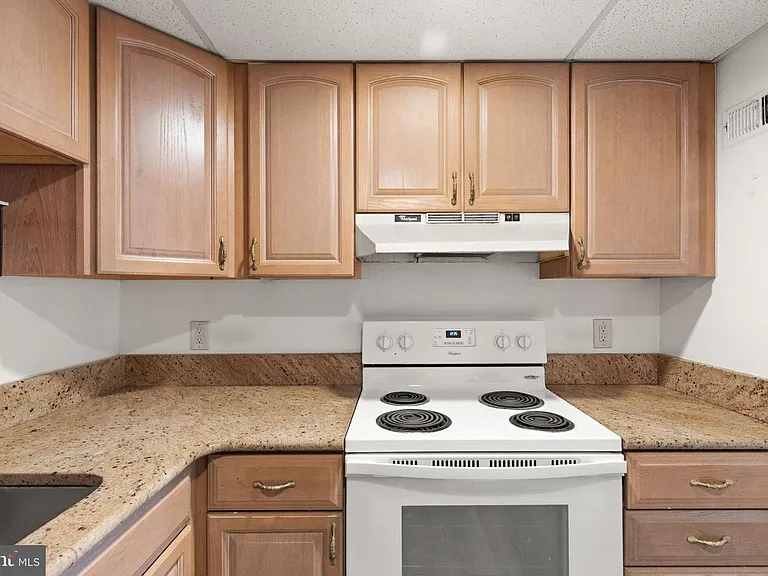 111 Shetland Cir #6 — Photo 8