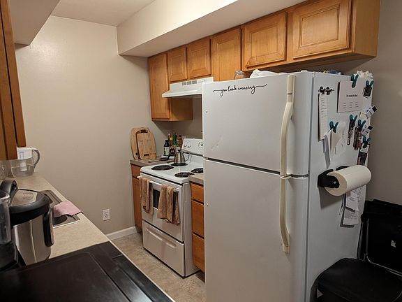 4th image of 122 Putnam St #122