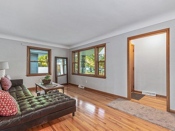 3rd image of 7646 Riverdale Dr N