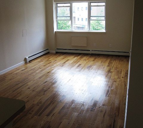 2nd image of 610 Wales Ave APT 3