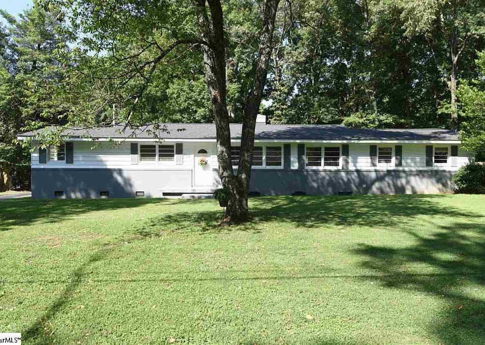 1st image of 103 Windemere Dr
