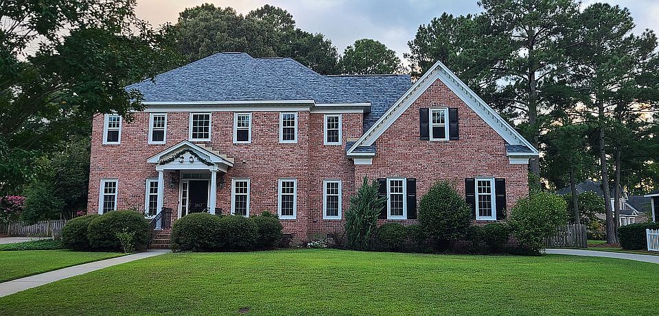 1st image of 2202 Royal Dr
