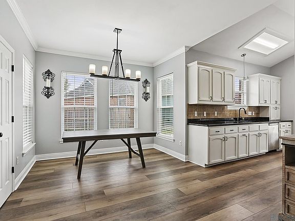 2nd image of 11181 Paddock Ave
