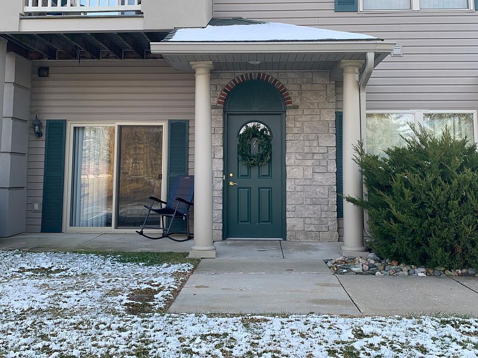 1st image of 3860 Lone Pine Dr APT 7