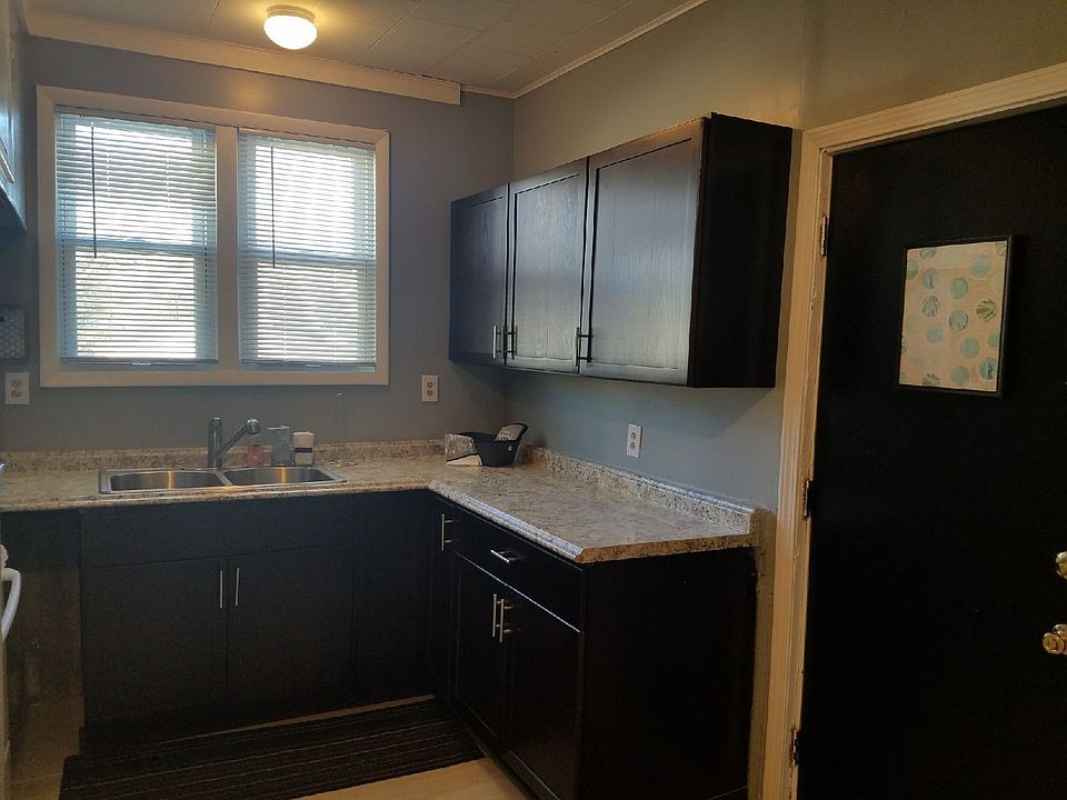 2nd image of 428 Sterling St