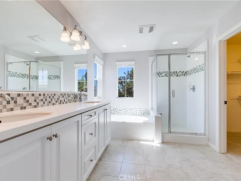 410 Golden Bear Ln — Photo 8