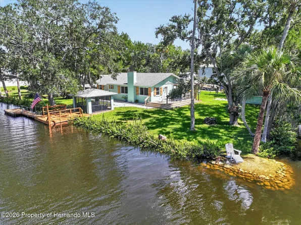 6086 Island Dr, Spring Hill, FL 34607