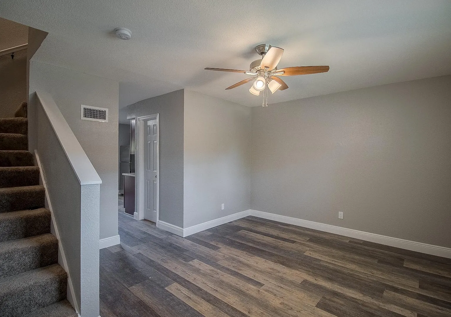 339 Park Row Ave - Unit #5 — Photo 2
