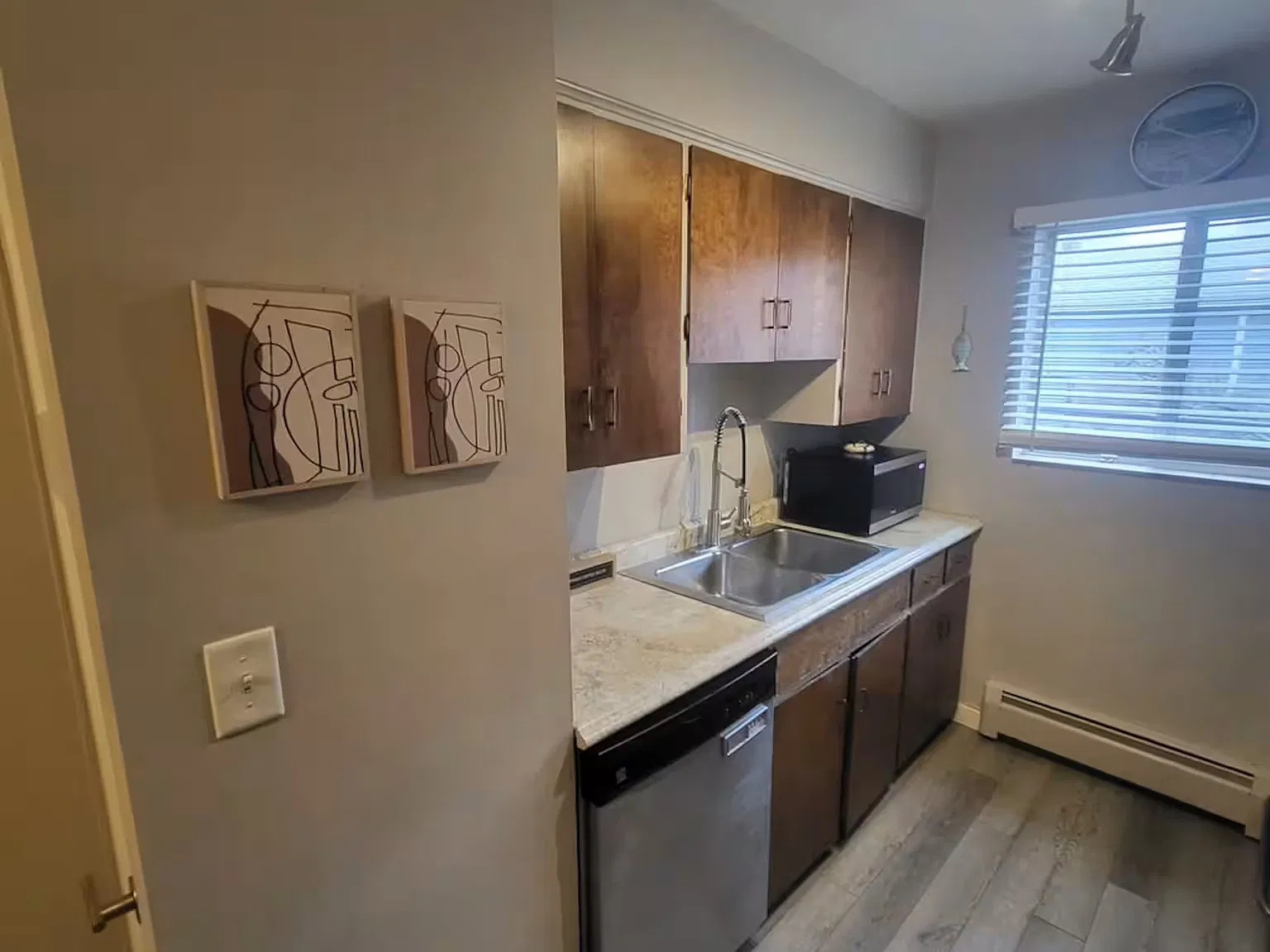 312 Prospect Ave NE — Photo 2