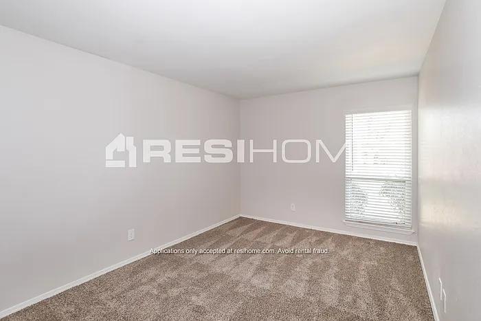 4525 Larner St — Photo 12