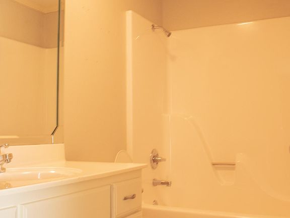 5th image of 915 Woodard Dr #915