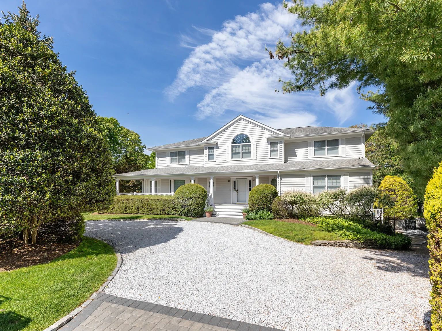 Beautifully Designed SOH Westhampton Gem with Water Access — Photo 1