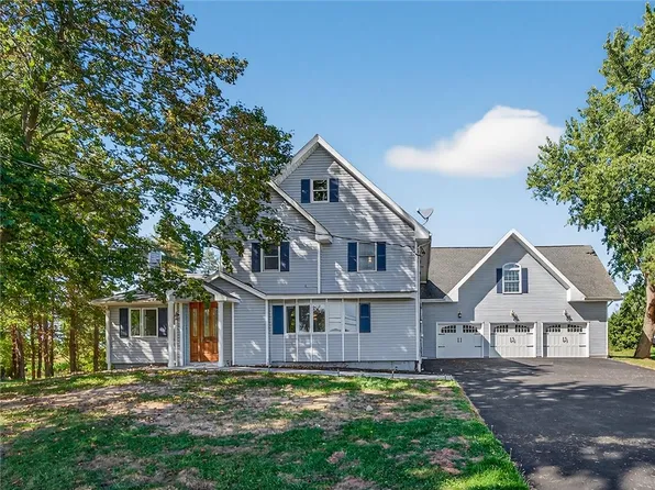 606 Bangs Rd, Churchville, NY 14428